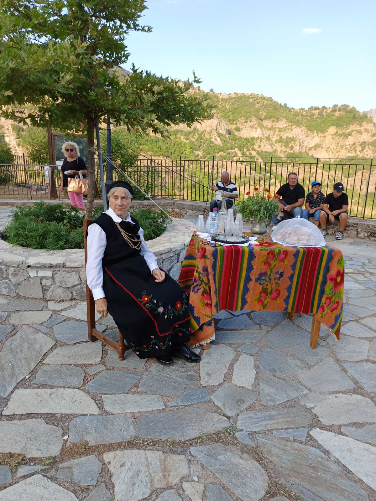 Το τραπέζι καλωσορίσματος ...